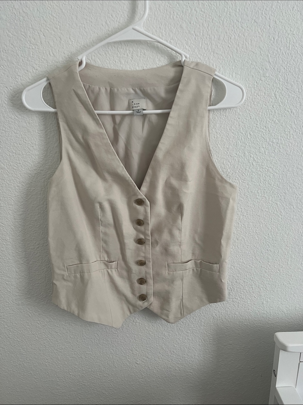 Classic Cream Button-Front Women's Vest